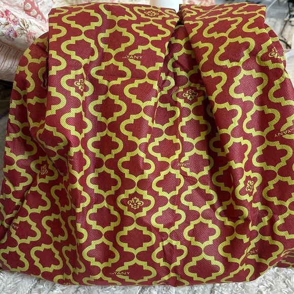 NWT orYANY Quilted Bucket Crossbody Bag - Picture 4 of 8